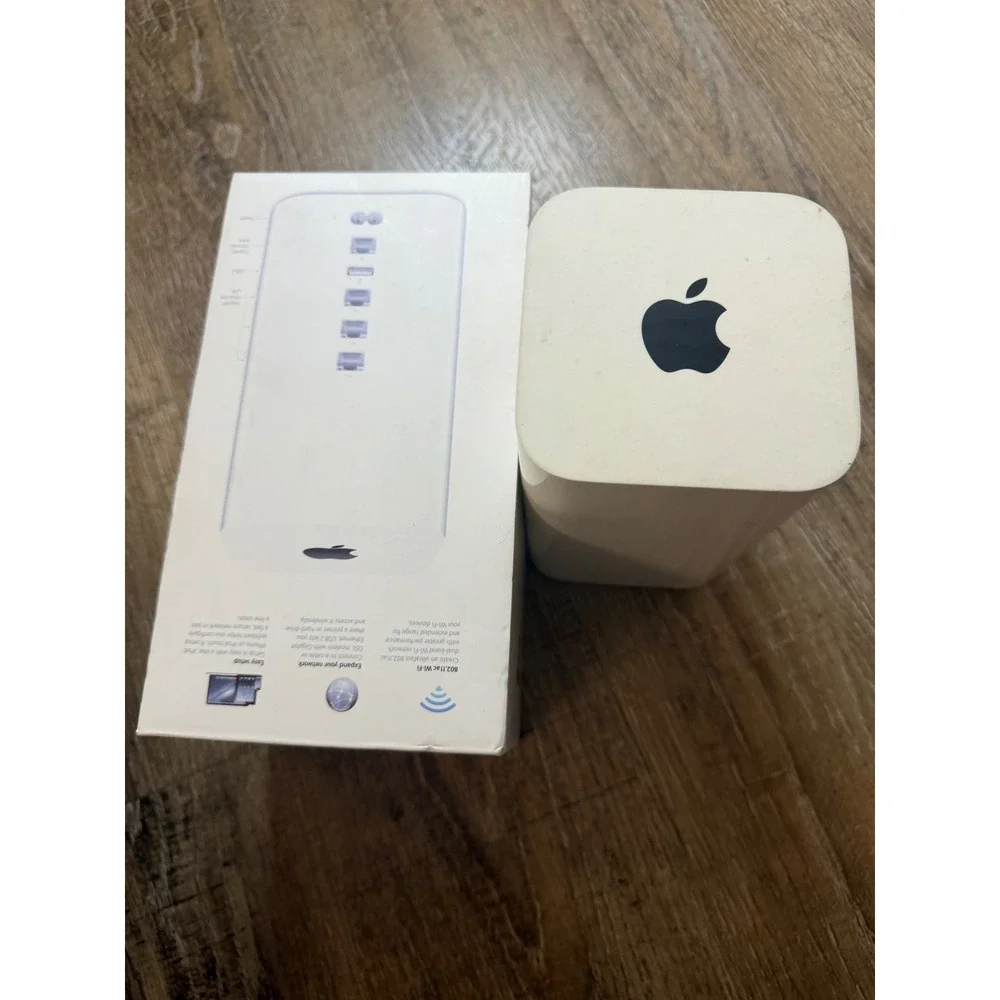 Apple AirPort Extreme 6th Gen 802.11ac Wi-Fi Router White ME918LL/A Base Station